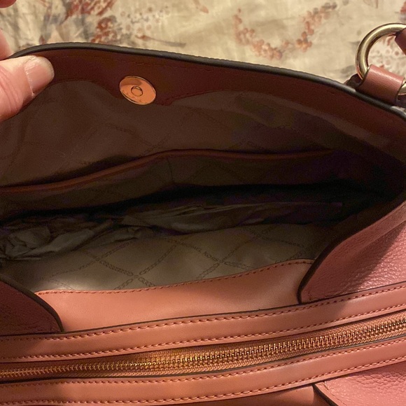 *NWT* Michael Kors Mollly Large Shoulder Tote in Leather - Picture 6 of 14